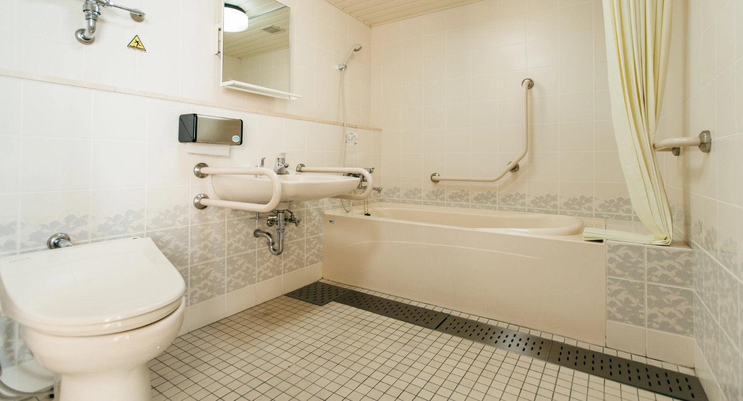 Japanese-Western-Style Room With Bath