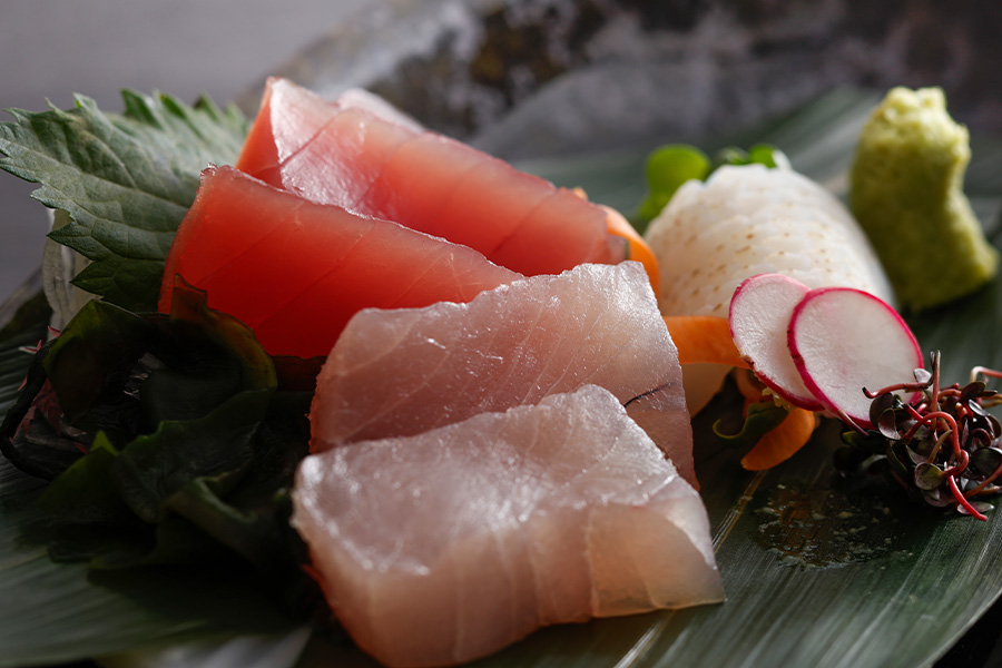 [Weekday only Kaiseki] Fresh raw tuna from Katsuura fishing port &amp; warm Japanese pepper hotpot kaiseki