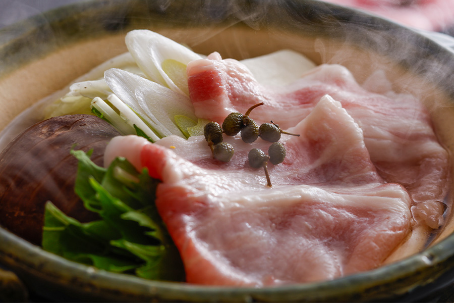 [Weekday only Kaiseki] Fresh raw tuna from Katsuura fishing port &amp; warm Japanese pepper hotpot kaiseki