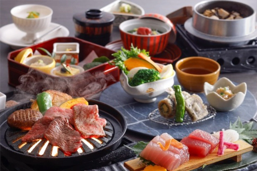 【冬の特別会席】熊野牛蒸篭蒸しと伊勢海老、勝浦鮮魚のお造り会席