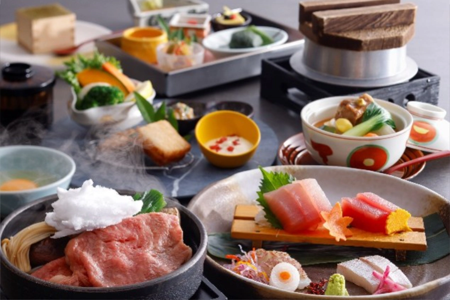 【冬の特別会席】熊野牛蒸篭蒸しと伊勢海老、勝浦鮮魚のお造り会席