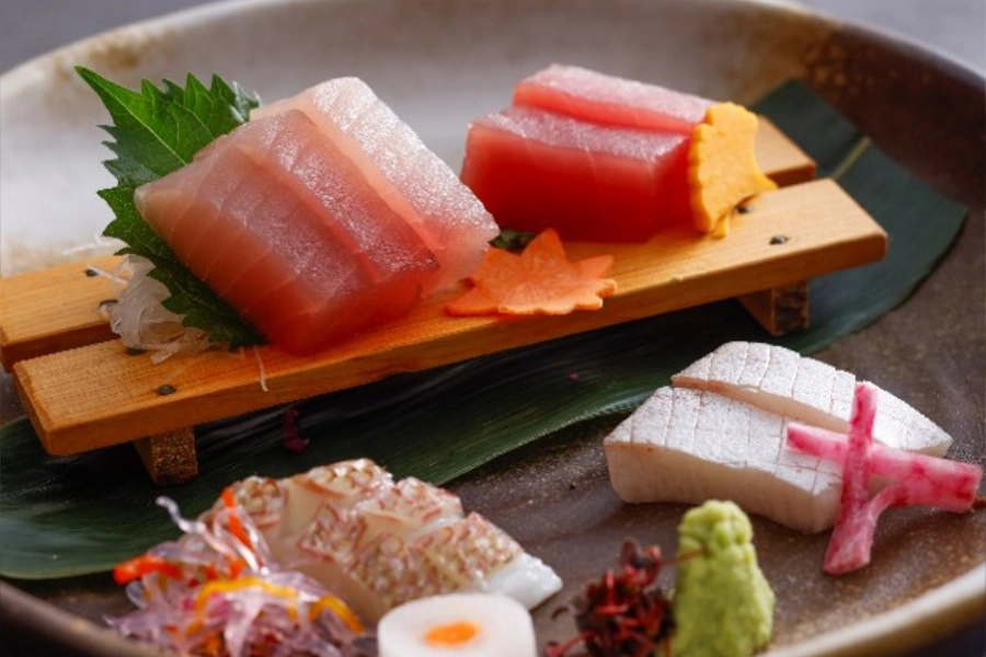 【冬の特別会席】熊野牛蒸篭蒸しと伊勢海老、勝浦鮮魚のお造り会席