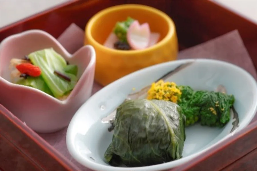 【春の季節の会席】熊野牛炙り焼きと勝浦漁港生まぐろ会席