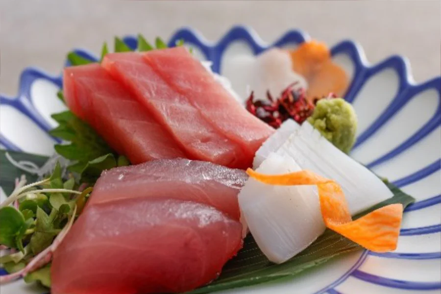 【春の季節の会席】熊野牛炙り焼きと勝浦漁港生まぐろ会席