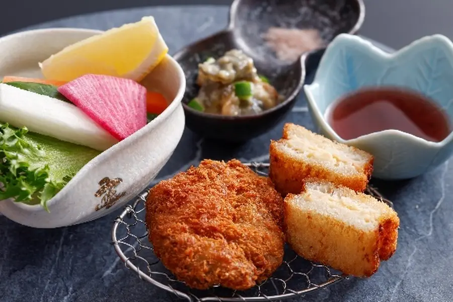 【冬の土地の恵み会席】熊野牛すき焼きと勝浦漁港鮮魚のお造り食べ比べ会席