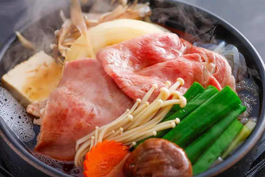 【夏の土地の恵み会席】熊野牛すき焼きと勝浦漁港鮮魚のお造り食べ比べ会席