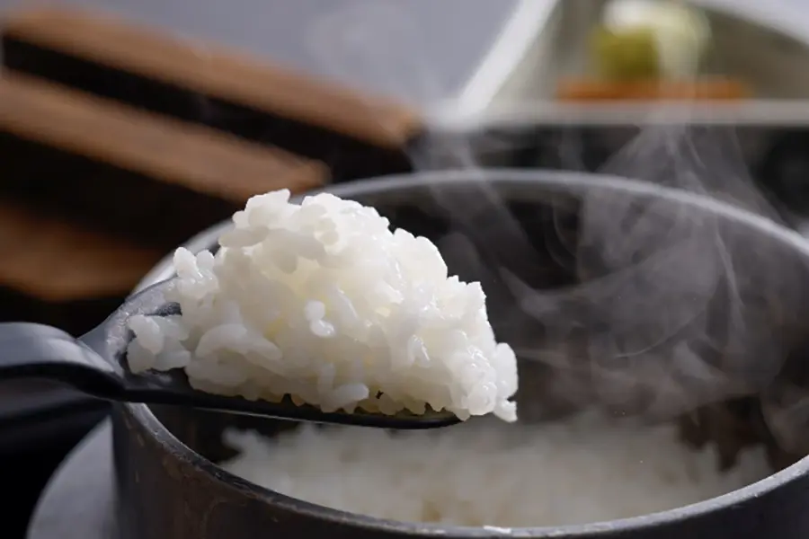 【夏の土地の恵み会席】熊野牛すき焼きと勝浦漁港鮮魚のお造り食べ比べ会席