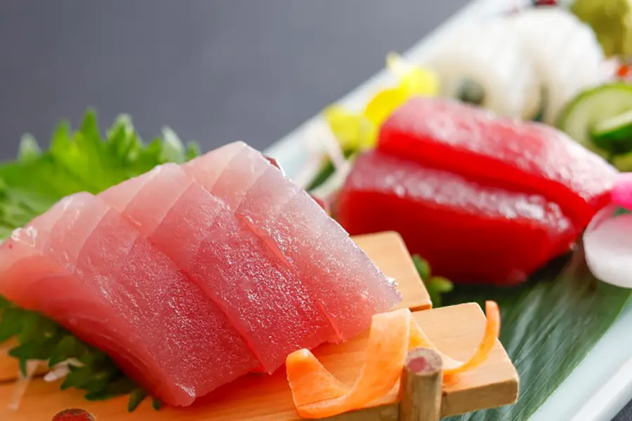 【夏の季節の会席】熊野牛炙り焼きと勝浦漁港生まぐろ会席