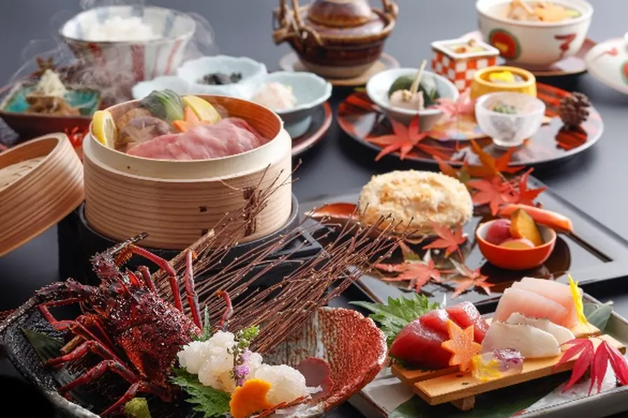 【秋季特别会席料理】清蒸熊野牛、伊势龙虾、鲜活胜浦鱼刺身会席料理