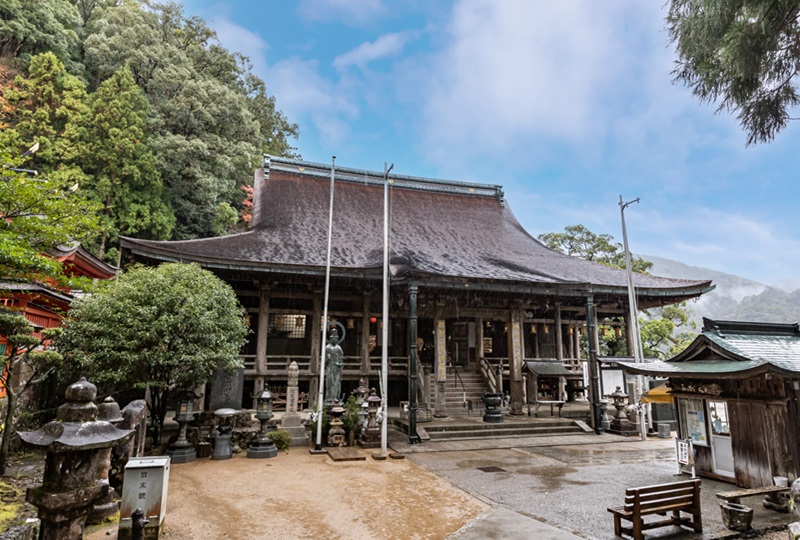 Nachisan Seigantoji Temple