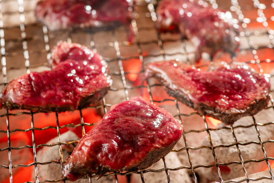 牛肉の炭火焼き