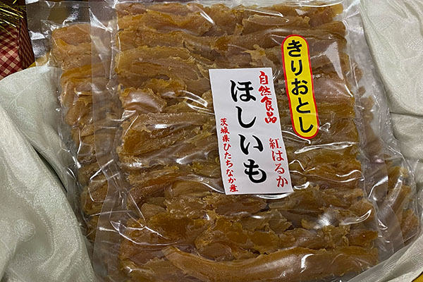 Dried sweet potato/Beniharuka cut into pieces (produced in Hitachinaka)