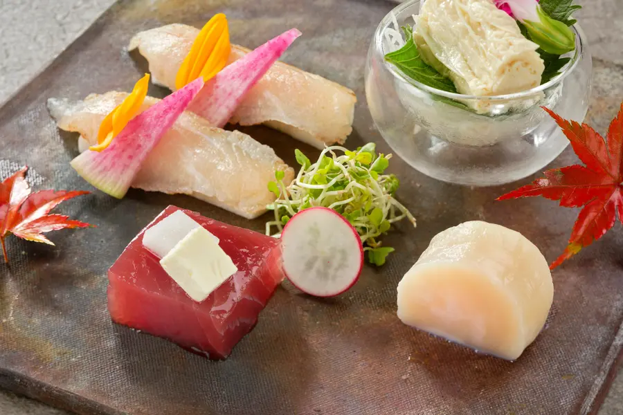 【季節の会席】~茨城産豚とつくば鶏のクラムチャウダー鍋・キノコの網焼きをご堪能~