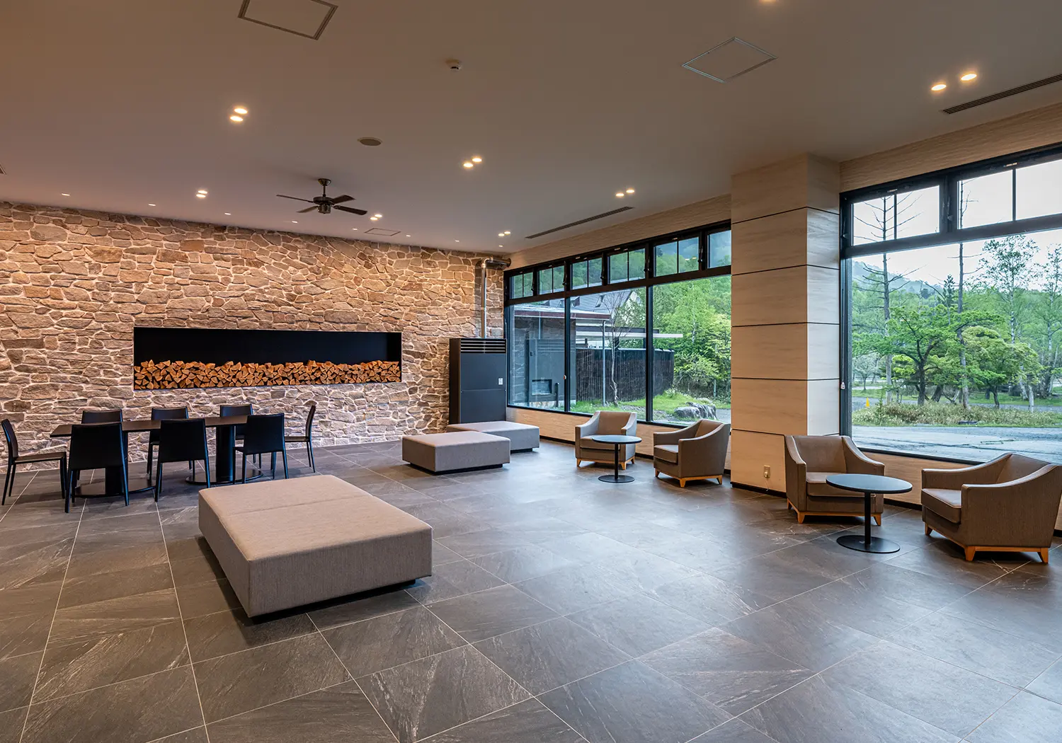 フロント・ロビー