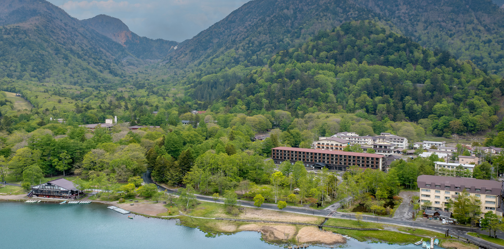 这家酒店坐落在奥日光的绝佳户外环境中，周围环绕着瀑布、湖泊和山脉。