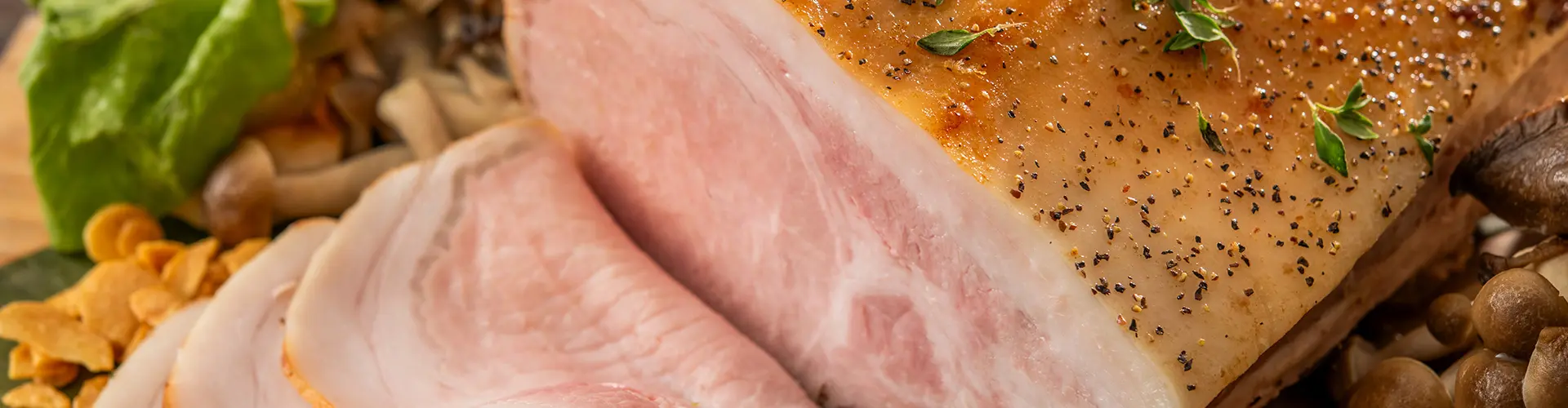 奥日光の滝・湖・山々に囲まれた大自然の中に佇むホテル