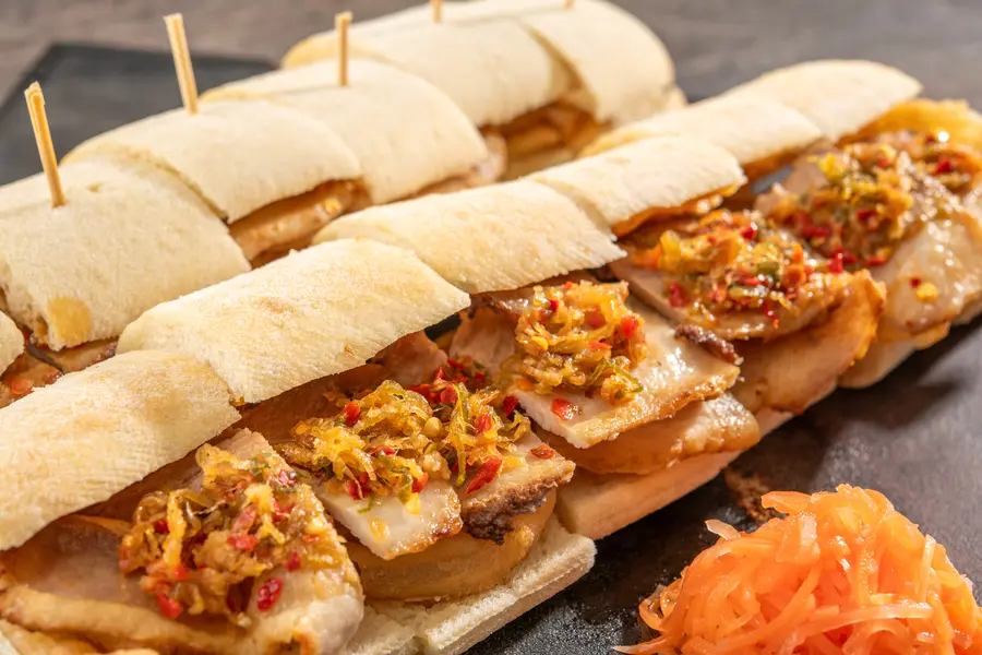 Green onion and mustard sandwich