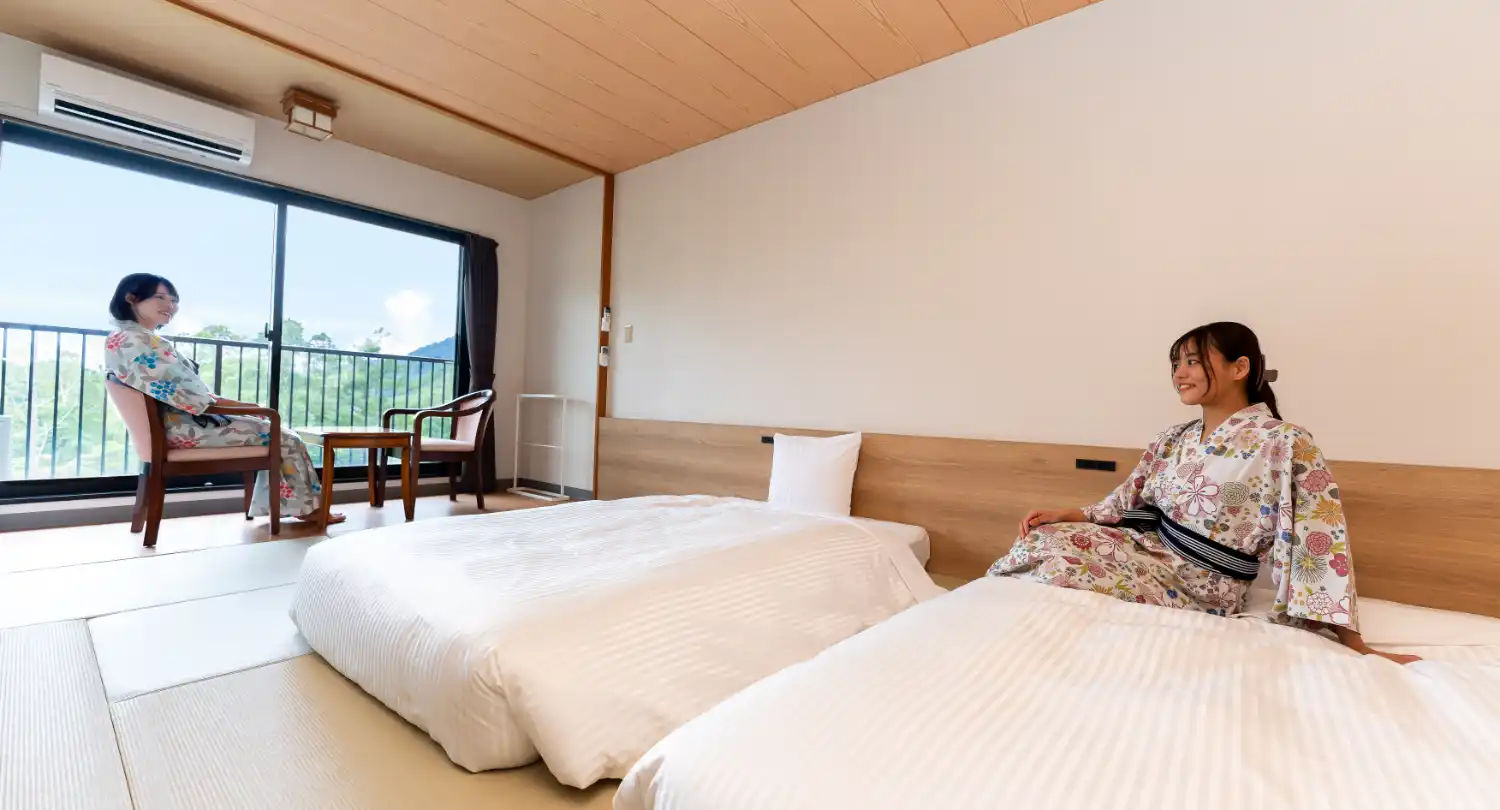 和室10畳　マットレスベッド2台