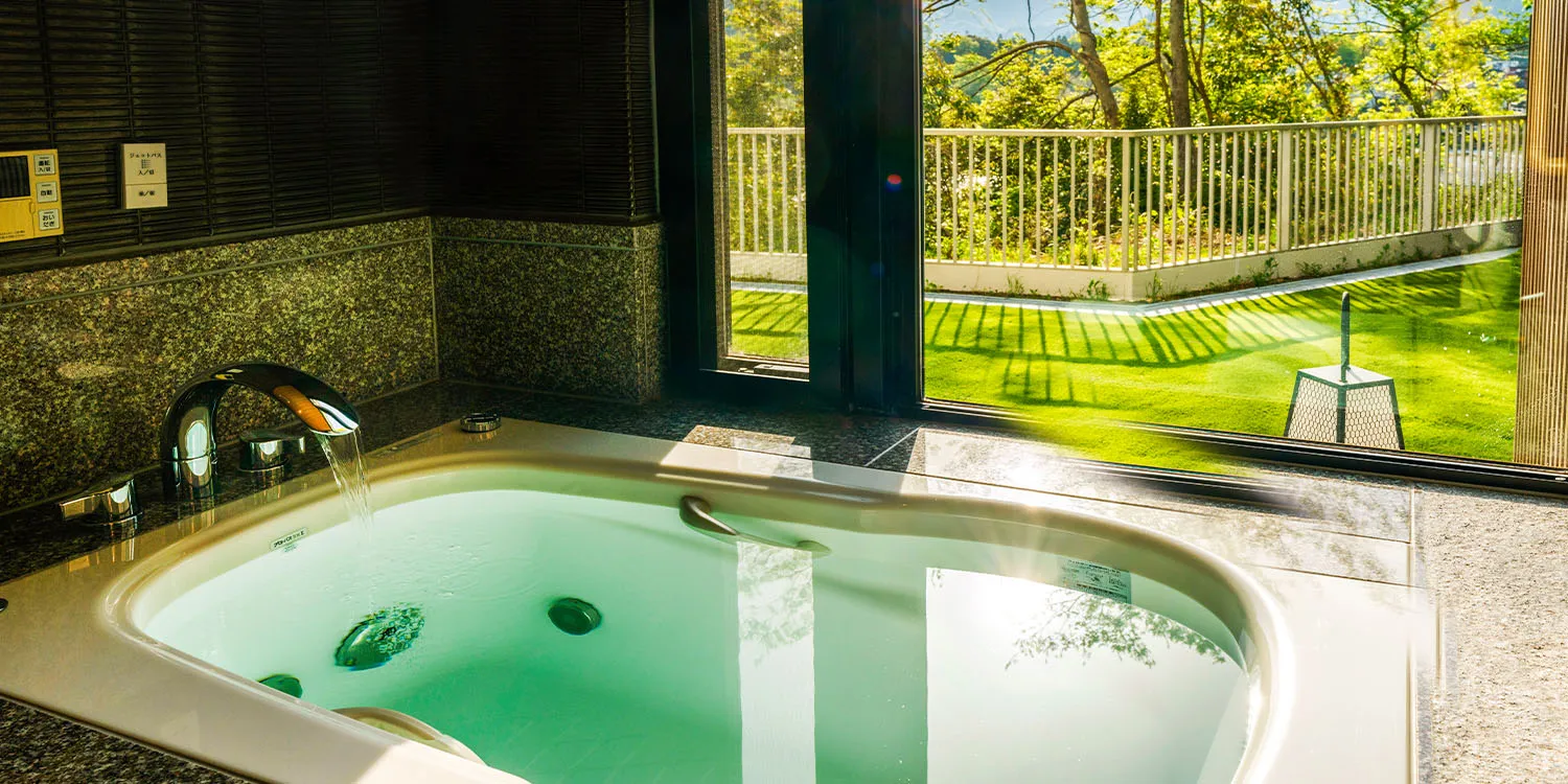 【NEW】【ドッグフレンドリールーム】プライベートドッグラン付アクセシブルスイート(バス付)