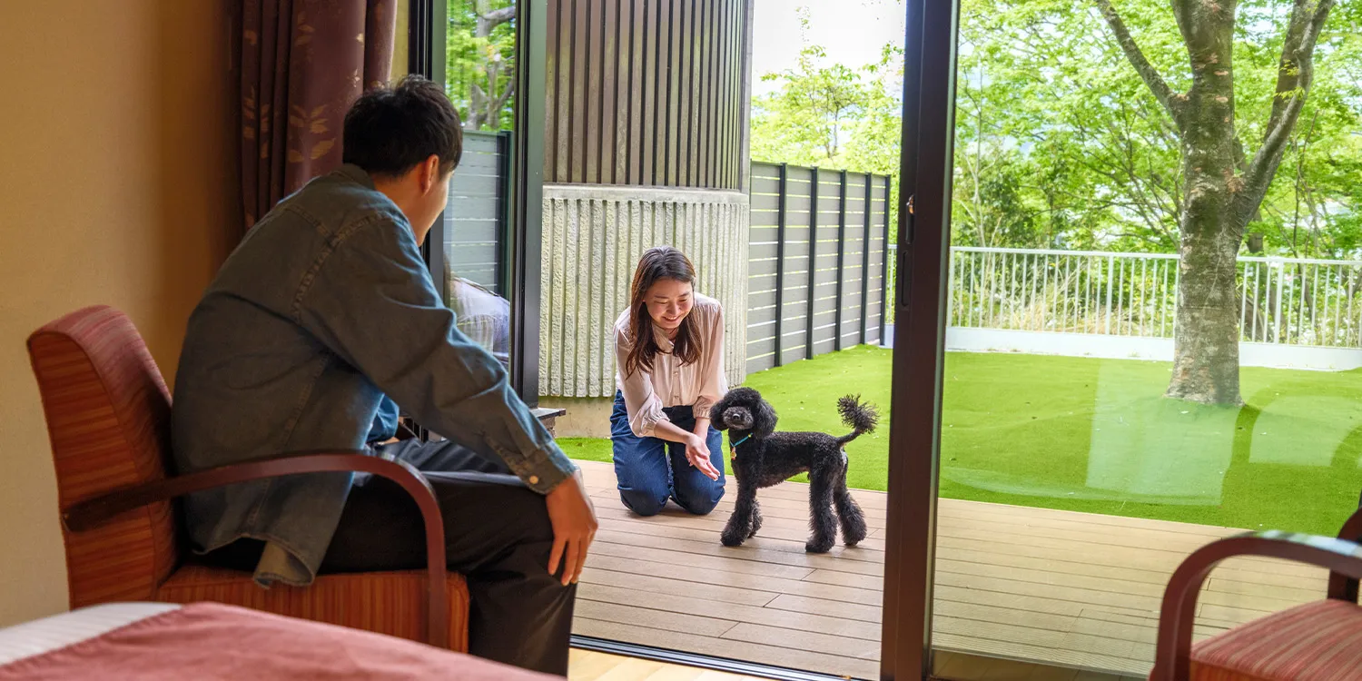 【NEW】【ドッグフレンドリールーム】プライベートドッグラン付デラックススイート（バス付）