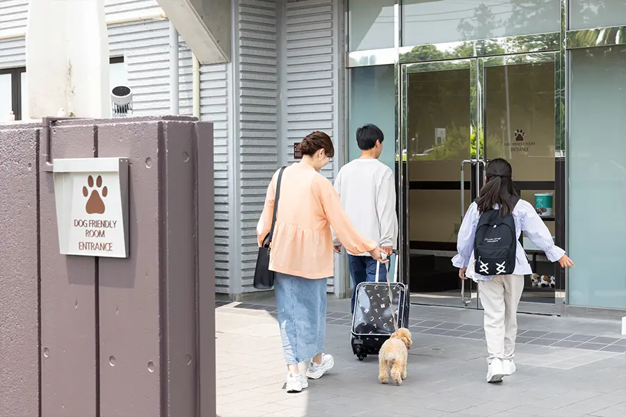 ワンちゃん専用出入り口があって安心