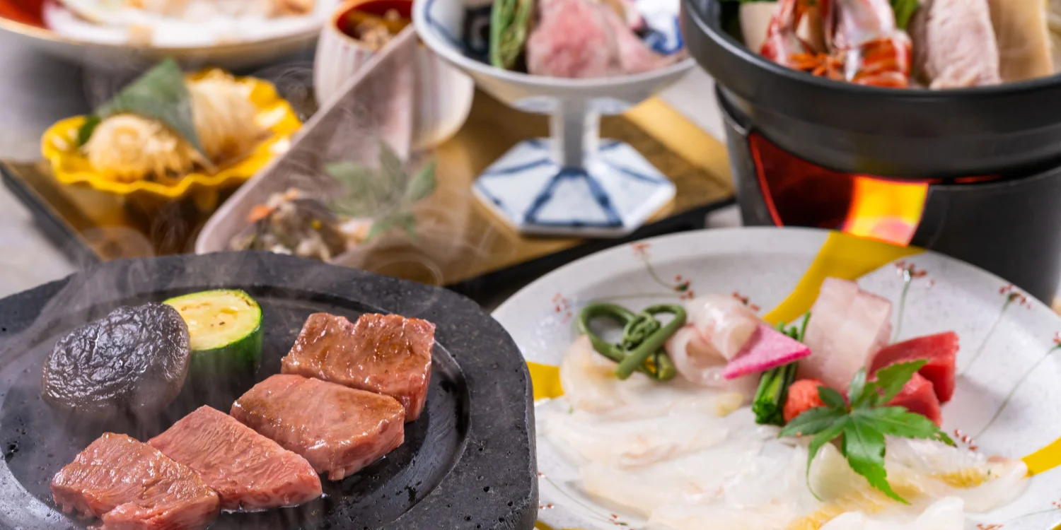 旬の食材と山海の幸をふんだんに使った料理長こだわりの会席料理をご堪能