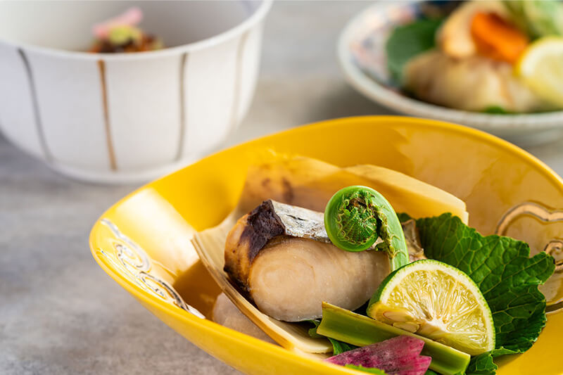 [Seasonal Kaiseki] Enjoy Setouchi seafood in a wild vegetable hotpot
