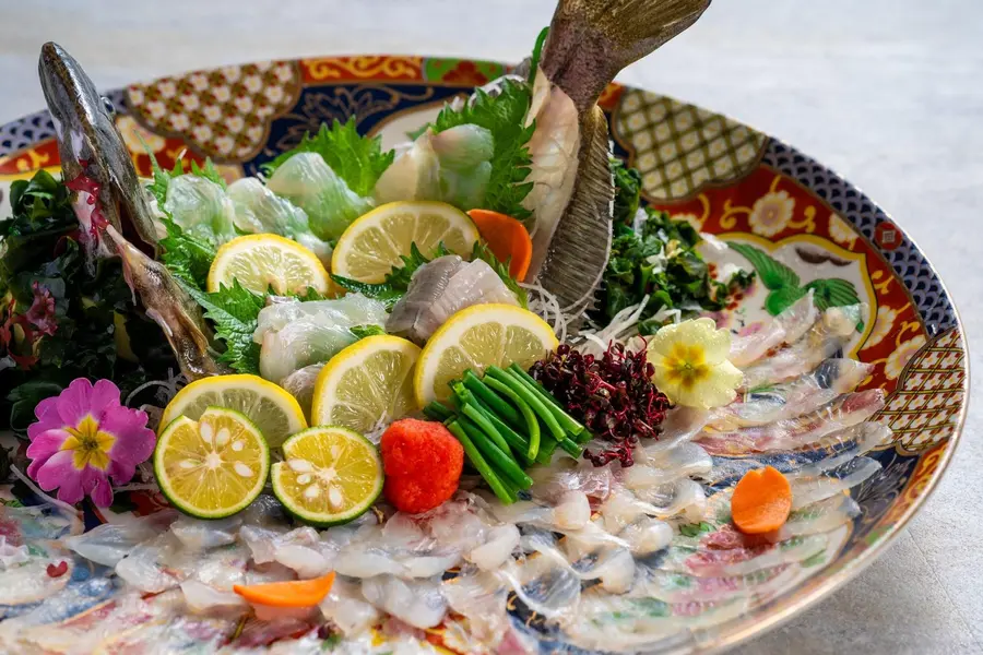 [Special Kaiseki Dinner / Includes Flounder Fishing Experience] Enjoy a magnificent whole Kasado flounder sashimi in autumn
