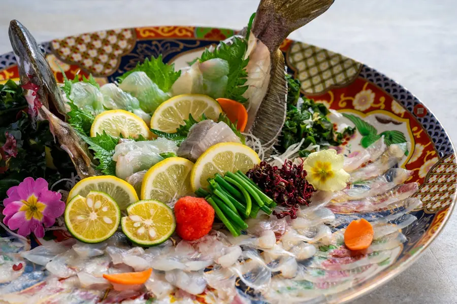 【特色会席料理/比目鱼观赏体验】春季尽享香佐户比目鱼刺身的鲜美滋味