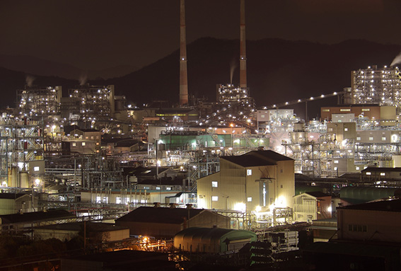 Shunan factory night view