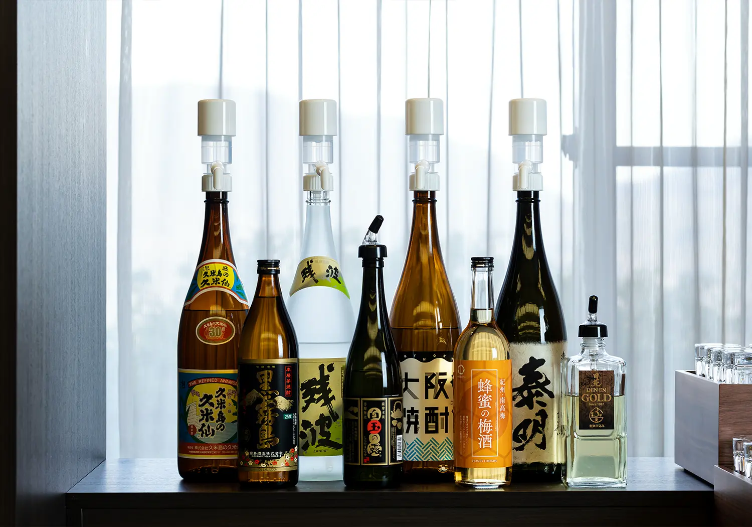 Dinner includes a seasonal crab kaiseki meal and all-you-can-drink.