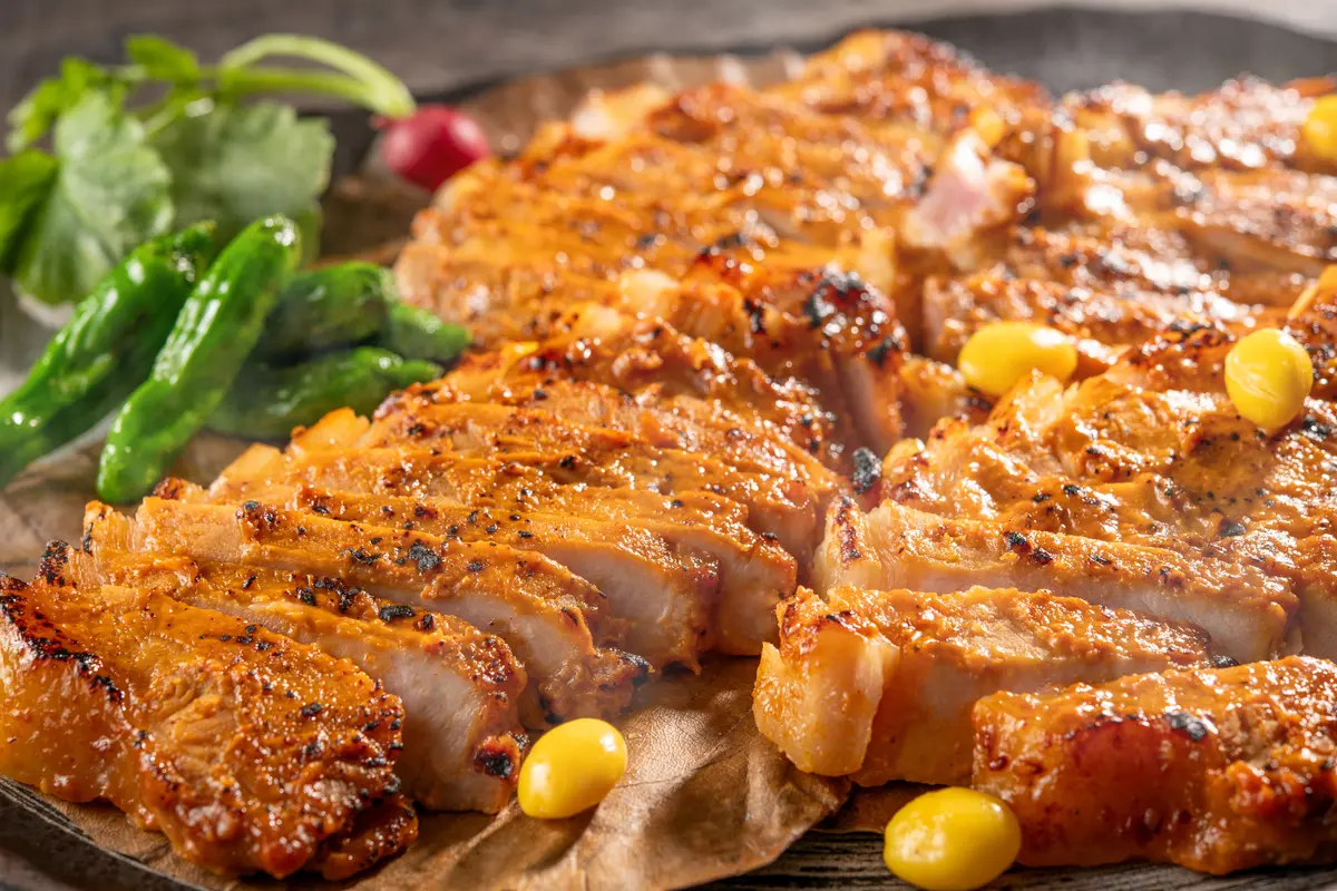 本地产品牌猪肉“日立辉烧”,味噌烤制(9月-11月)