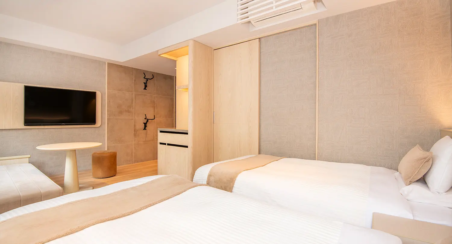 Superior Twin Room (with shower booth）