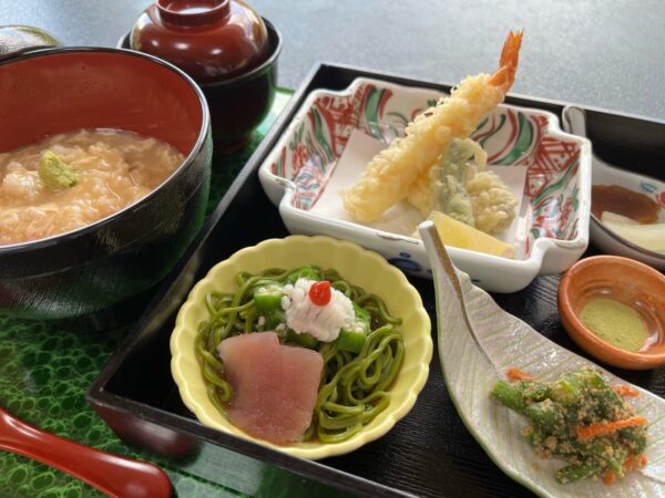 昼食付きプラン「湯葉御飯・麺物・天婦羅・汁物・香の物」