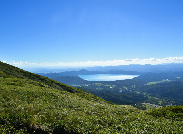 田沢湖を見下ろす
