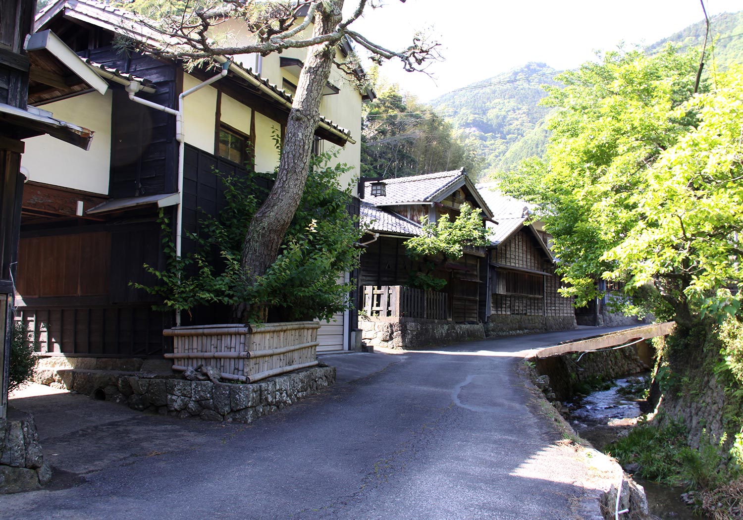 昔懐かしい山村集落「花沢の里」ガイド案内付き宿泊プラン