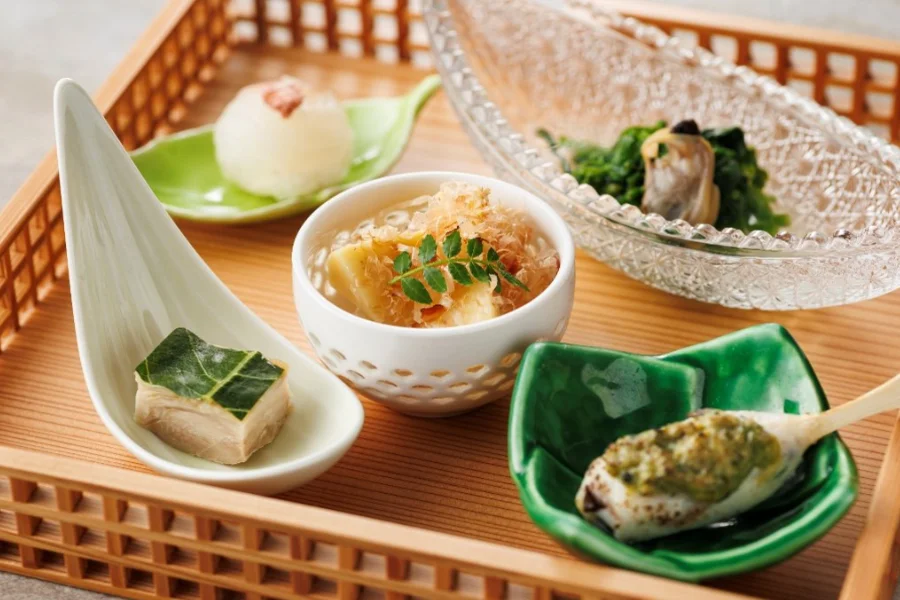 【プレミアム】金目鯛土鍋ご飯が付いた焼津ミナミマグロと特選和牛の極み会席