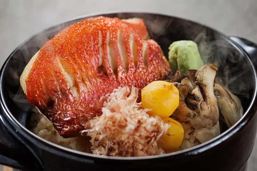 【極み会席】焼津ミナミマグロ豪華七種盛と国産牛のプレミアム会席【2026年9月~11月】