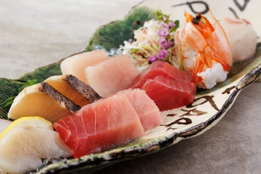 焼津ミナミマグロ豪華七種盛と特選和牛の料理長おすすめ特別会席【2026年3月～5月】