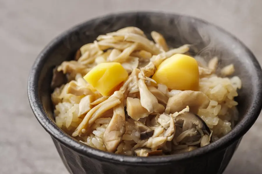 焼津ミナミマグロ豪華七種盛と国産牛の料理長おすすめ特別会席【2026年9月~11月】