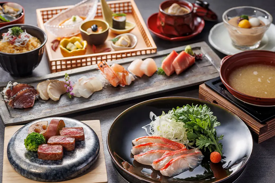焼津ミナミマグロ豪華七種盛と特選和牛の料理長おすすめ特別会席【2025年12月～2月】