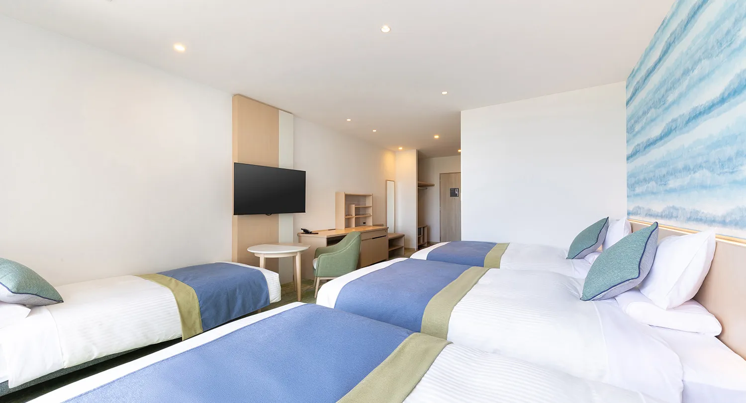 Deluxe Quadruple Room  (With bath)