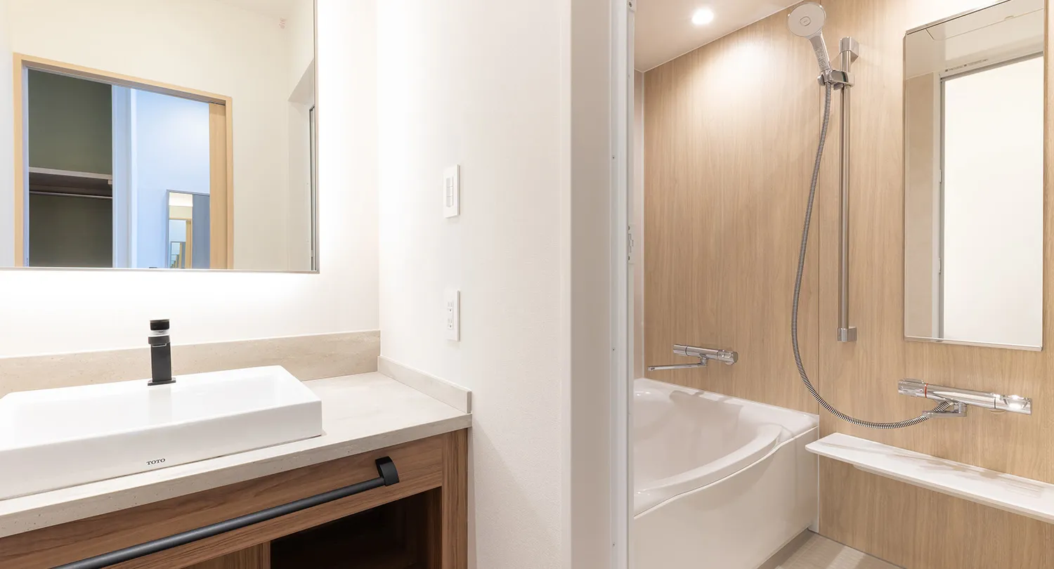 Deluxe Quadruple Room  (With bath)