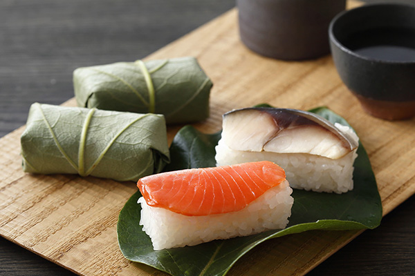 Persimmon leaf sushi