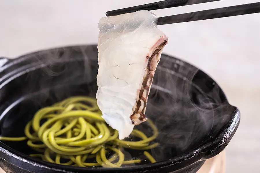 【土地の恵み会席】有明海苔と桜鯛の磯辺鍋